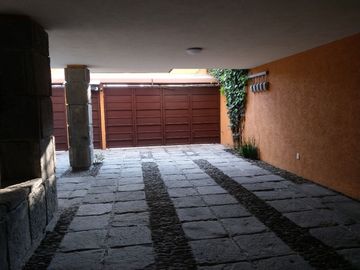 Edificio Multi-habitacional Amueblado en Venta, en Metepec, Edo. México