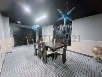 **Alquiler de Exclusiva Casa de Playa con Piscina en Punta Negra **