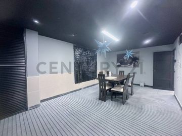 **Alquiler de Exclusiva Casa de Playa con Piscina en Punta Negra **