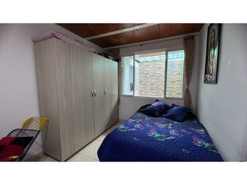 Casa de dos pisos más terraza en venta / permuta Chapinero Sur Palmira
