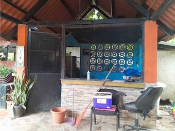 VENDO CASAS Y RESTAURANTE EN MARIATO