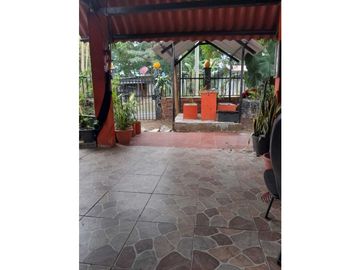 VENDO CASAS Y RESTAURANTE EN MARIATO