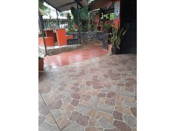 VENDO CASAS Y RESTAURANTE EN MARIATO