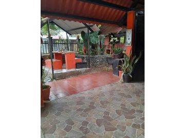 VENDO CASAS Y RESTAURANTE EN MARIATO