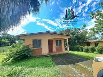 VENDO CASA A 25 MINUTOS DEL MAR