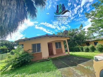 VENDO CASA A 25 MINUTOS DEL MAR
