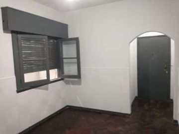 CABALLITO/2AMB MEDIO/APTO CREDITO/1 PISO ESCALERA,AMPLIO/SUBTE LINEA, /METROS ACOYTE LATERAL