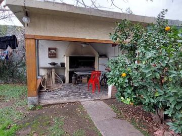 Casa PH en venta en Bernal Oeste