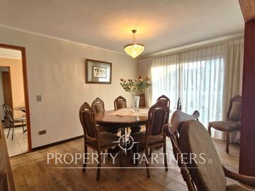 Venta casa en Bosques de Montemar, amplia, segura y bien conectada.