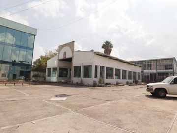 Oficinas corporativas en venta en Morelia, Col. Granjas del Maestro