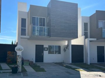Casa en venta en Pedregal del Río, San Juan del Río, Querétaro