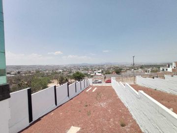 Casa en Venta en Solares Banthí, San Juan del Río, Querétaro.