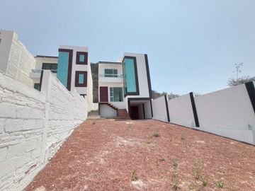 Casa en Venta en Solares Banthí, San Juan del Río, Querétaro.