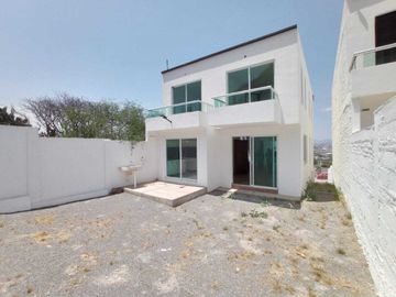 Casa en Venta en Solares Banthí, San Juan del Río, Querétaro.