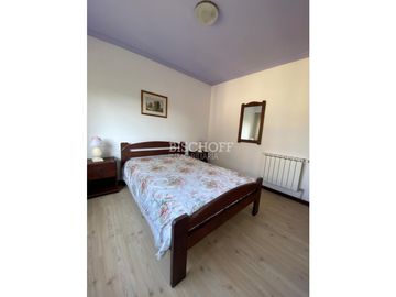 DEPARTAMENTO DE 3 AMBIENTES CON COCHERA DOBLE, TODOS LOS SERVICIOS