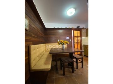 DEPARTAMENTO DE 3 AMBIENTES CON COCHERA DOBLE, TODOS LOS SERVICIOS