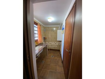DEPARTAMENTO DE 3 AMBIENTES CON COCHERA DOBLE, TODOS LOS SERVICIOS