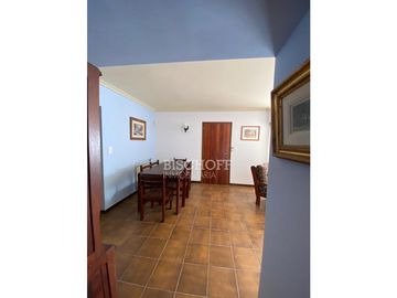 DEPARTAMENTO DE 3 AMBIENTES CON COCHERA DOBLE, TODOS LOS SERVICIOS