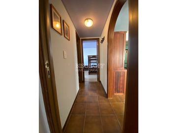 DEPARTAMENTO DE 3 AMBIENTES CON COCHERA DOBLE, TODOS LOS SERVICIOS
