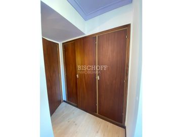DEPARTAMENTO DE 3 AMBIENTES CON COCHERA DOBLE, TODOS LOS SERVICIOS