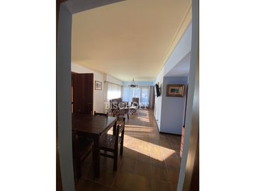 DEPARTAMENTO DE 3 AMBIENTES CON COCHERA DOBLE, TODOS LOS SERVICIOS