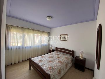 DEPARTAMENTO DE 3 AMBIENTES CON COCHERA DOBLE, TODOS LOS SERVICIOS