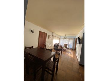 DEPARTAMENTO DE 3 AMBIENTES CON COCHERA DOBLE, TODOS LOS SERVICIOS
