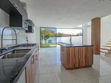 Casa en Fraccionamiento Lomas de Cuernavaca