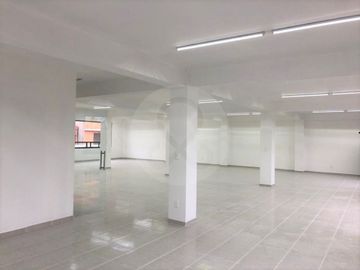Edificio en venta en Magisterial Vista Bella