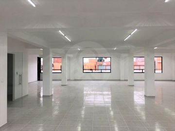 Edificio en venta en Magisterial Vista Bella