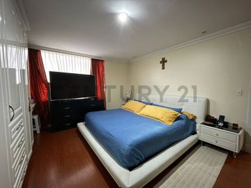 En venta suite. Sector La Carolina. Av Portugal