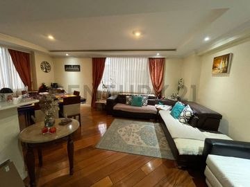 En venta suite. Sector La Carolina. Av Portugal