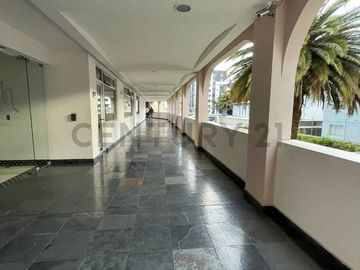 En venta suite. Sector La Carolina. Av Portugal