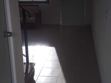 CASA EN VENTA HUEHUETOCA, EN PRIVADA, IMPECABLE.