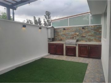 Conocoto, Casa, 154 m2, 3 habitaciones, 3 baños, 2 parqueaderos