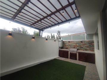 Conocoto, Casa, 154 m2, 3 habitaciones, 3 baños, 2 parqueaderos