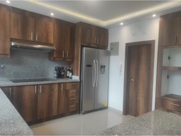 Conocoto, Casa, 154 m2, 3 habitaciones, 3 baños, 2 parqueaderos