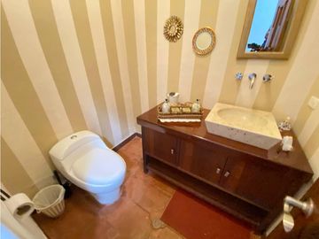 Pifo, 2 casas, 346 m2, terreno 3535 m2, parqueaderos