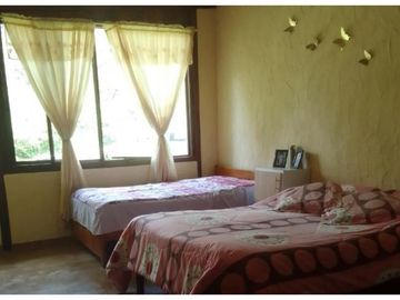 Mindo, Casa, 168 m2, terreno de 1840 m2, piscina, áreas verdes