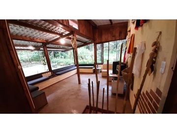 Mindo, Casa, 168 m2, terreno de 1840 m2, piscina, áreas verdes