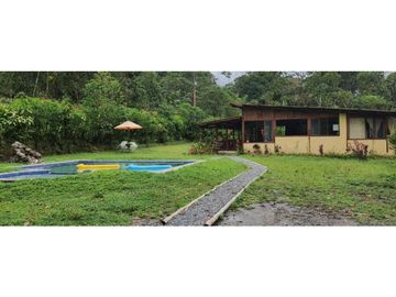 Mindo, Casa, 168 m2, terreno de 1840 m2, piscina, áreas verdes
