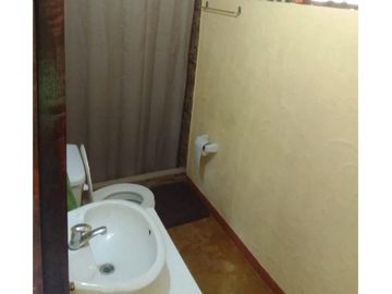 Mindo, Casa, 168 m2, terreno de 1840 m2, piscina, áreas verdes