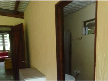 Mindo, Casa, 168 m2, terreno de 1840 m2, piscina, áreas verdes
