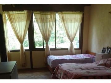 Mindo, Casa, 168 m2, terreno de 1840 m2, piscina, áreas verdes