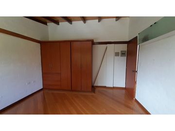La Armenia, Casa, 210 m2, 3 habitaciones, 3 baños, 2 parqueaderos