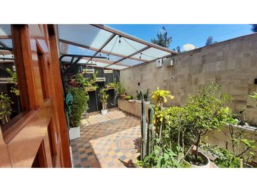 La Armenia, Casa, 210 m2, 3 habitaciones, 3 baños, 2 parqueaderos
