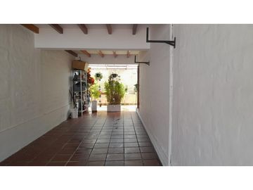 La Armenia, Casa, 210 m2, 3 habitaciones, 3 baños, 2 parqueaderos