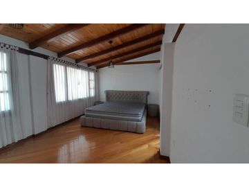 La Armenia, Casa, 210 m2, 3 habitaciones, 3 baños, 2 parqueaderos