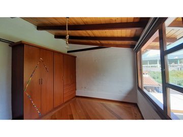 La Armenia, Casa, 210 m2, 3 habitaciones, 3 baños, 2 parqueaderos