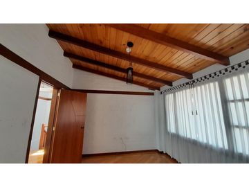 La Armenia, Casa, 210 m2, 3 habitaciones, 3 baños, 2 parqueaderos